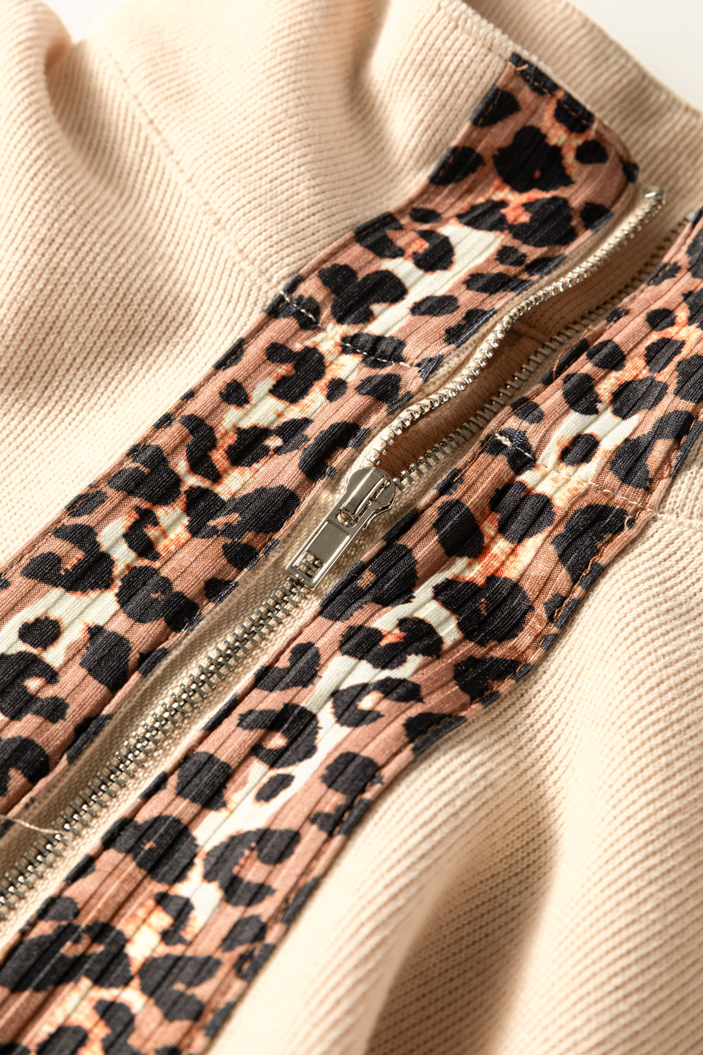 Parchment Leopard Trim Zipped Short Sleeve Casual Set