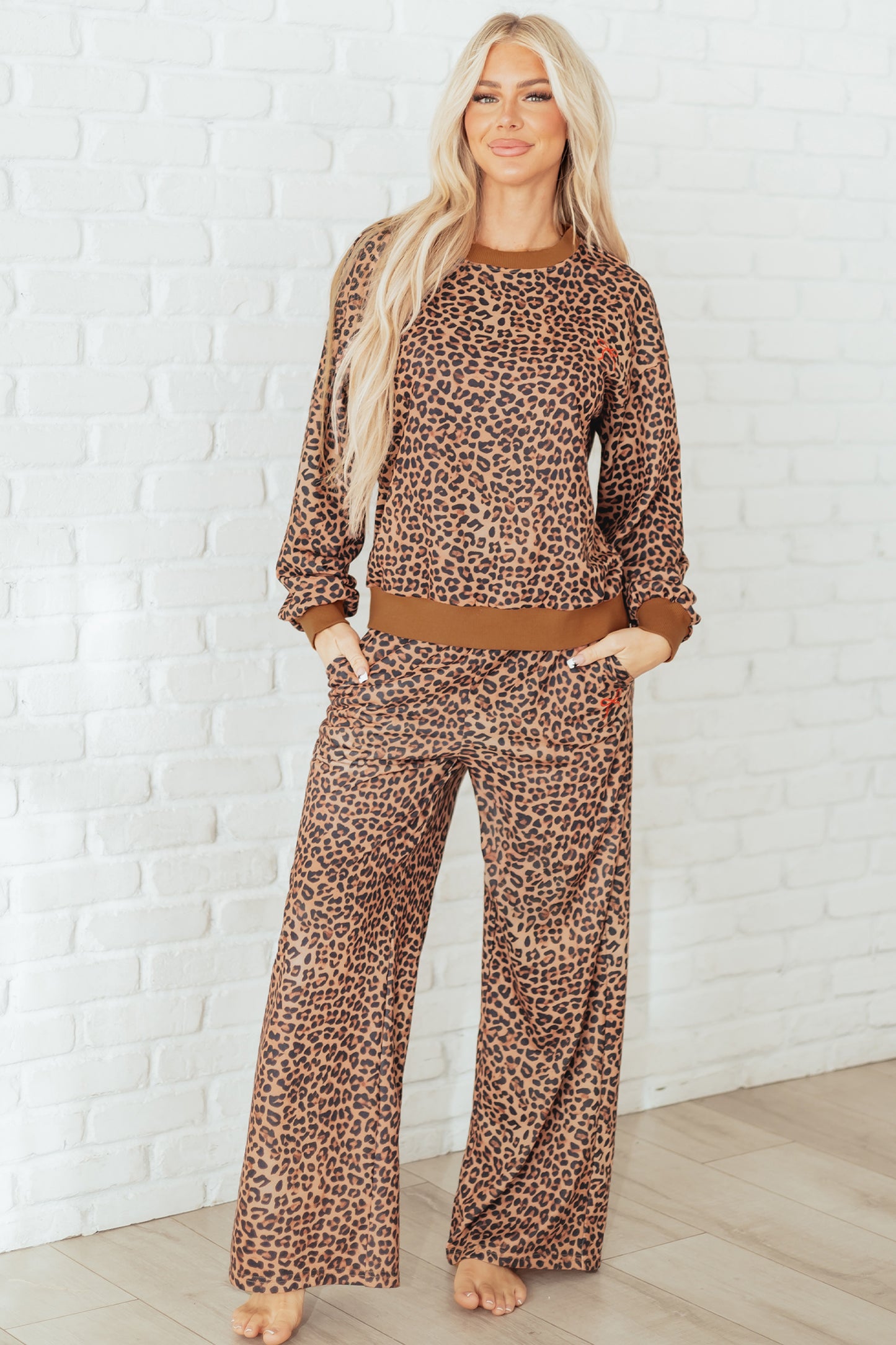 Khaki Leopard Pullover and Pants 2pcs Outfit with Bow Embroidery