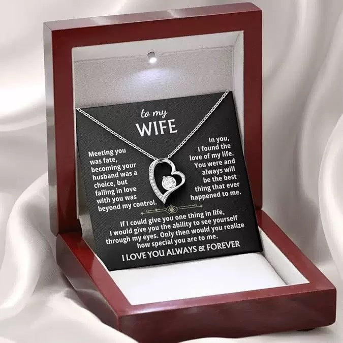Heart-shaped Zircon Pendant Necklace for Wife