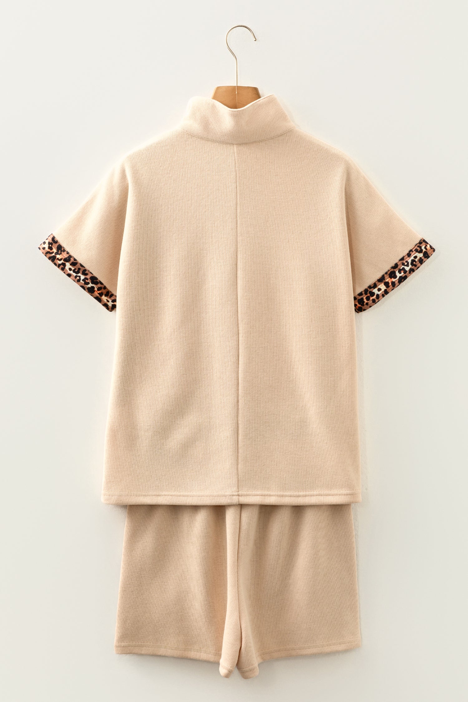 Parchment Leopard Trim Zipped Short Sleeve Casual Set