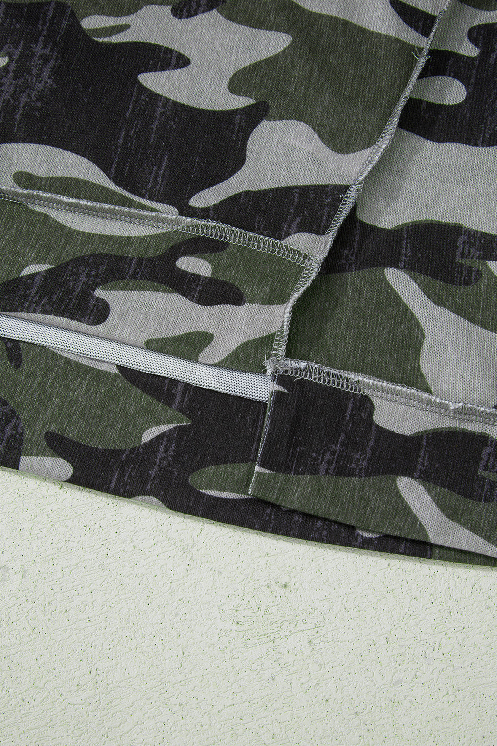 Brown Retro Camouflage Print Exposed Seam Patchwork Drop Shoulder Sweatshirt