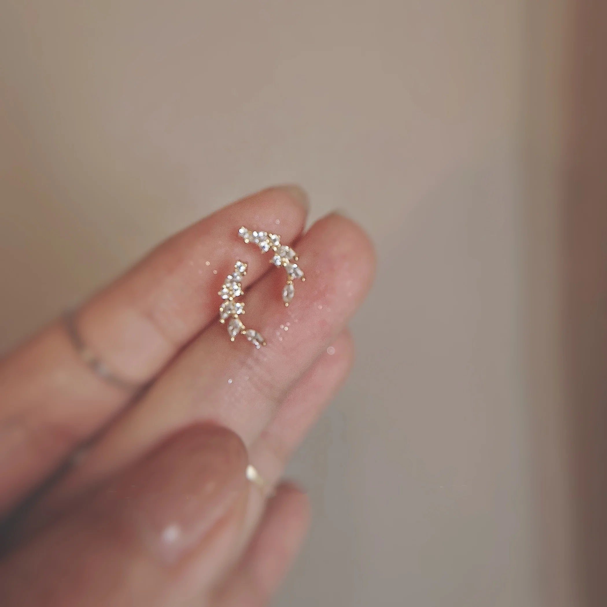 925 Silver Needle Simple Small Stud Earrings Round Cubic Zirconia Minimalist Stud Earrings Gift for Her