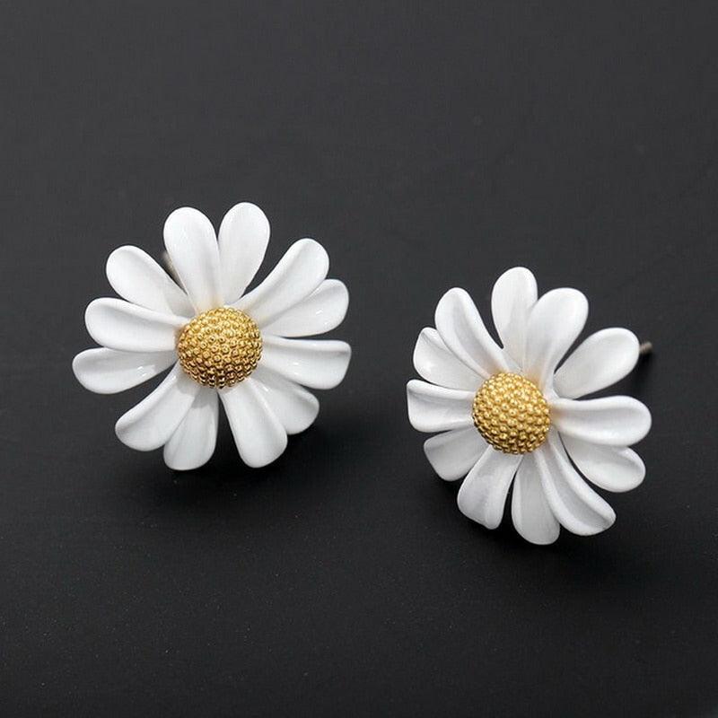 Sweet White Daisy Stud Earrings - L & M Kee, LLC